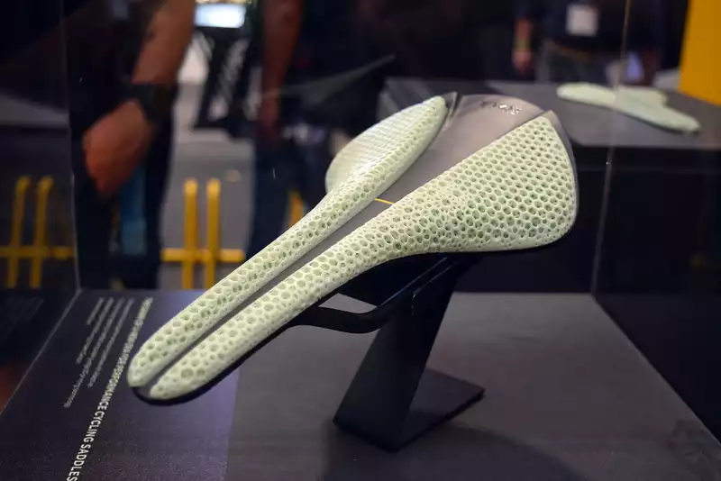 Eurobike 2019: Fizik Adaptive 3D Printed Saddle Announced with Carbon