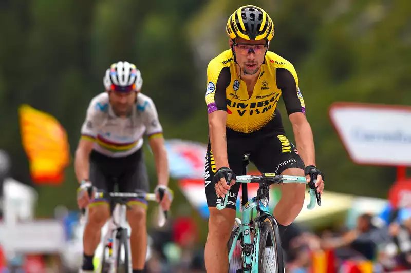Roglic Overcomes Crashes to Remain in Vuelta a España