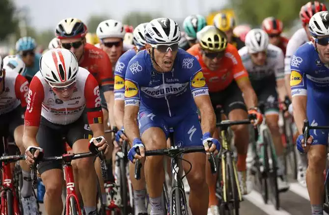 Vuelta a España: Gilbert Makes Steady Progress Toward World Championship