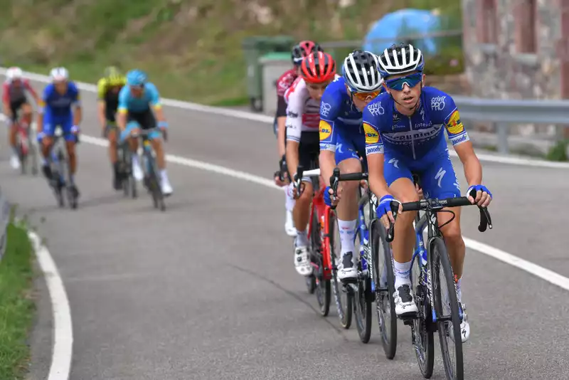 Knox misses out on stage win at Vuelta a España, but moves up in GC standings