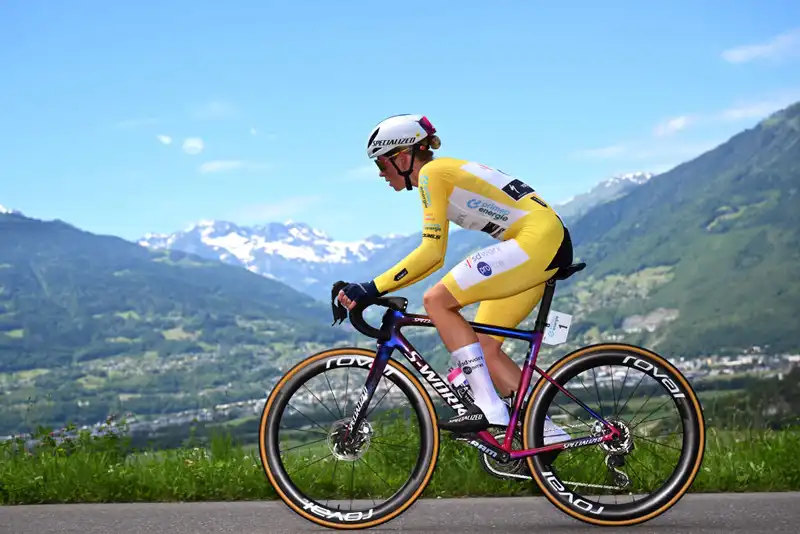 Demi Wolering Wins Overall Tour de Suisse, Breaks Record for Consecutive Stage Race Wins