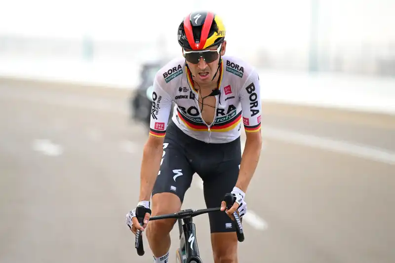 Emmanuel Buchmann breaks collarbone and hip in Tour de Suisse crash
