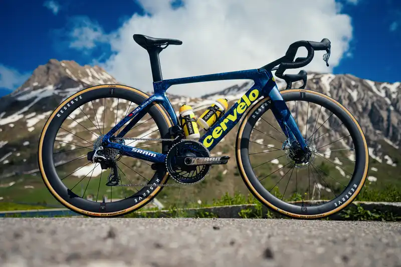 Visma・ Tour de France Custom Cerbero Bike Reveals Rental Bike